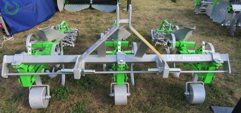 Bomet hoe-rider Norma P475/2 - Oprema za obradu tla: slika Bomet hoe-rider Norma P475/2 - Oprema za obradu tla Bomet hoe-rider Norma P475/2 - Oprema za obradu tla: slika Bomet hoe-rider Norma P475/2 - Oprema za obradu tla