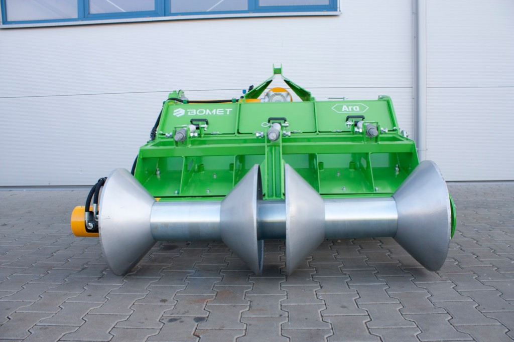 Bomet ridge forming and cultivating aggregate Ara P520, 67,5 mm - Stroj za krumpir: slika  Bomet ridge forming and cultivating aggregate Ara P520, 67,5 mm - Stroj za krumpir Bomet ridge forming and cultivating aggregate Ara P520, 67,5 mm - Stroj za krumpir: slika  Bomet ridge forming and cultivating aggregate Ara P520, 67,5 mm - Stroj za krumpir