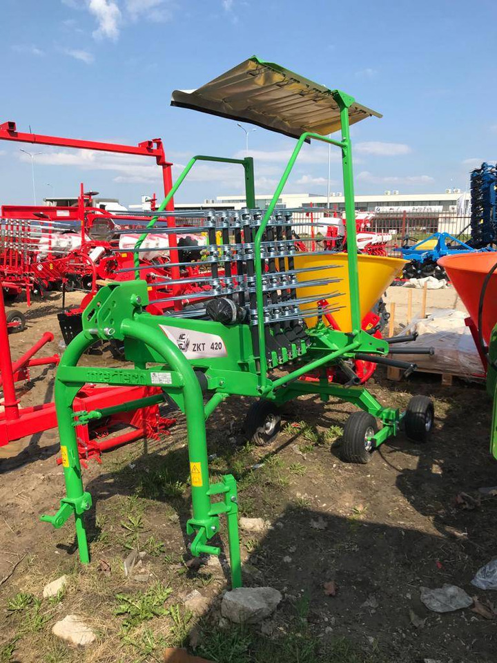 Inter-Tech Rotary Rake ZKT-420, 4.2 m - Prevrtač sijena/ Grabulje: slika Inter-Tech Rotary Rake ZKT-420, 4.2 m - Prevrtač sijena/ Grabulje Inter-Tech Rotary Rake ZKT-420, 4.2 m - Prevrtač sijena/ Grabulje: slika Inter-Tech Rotary Rake ZKT-420, 4.2 m - Prevrtač sijena/ Grabulje