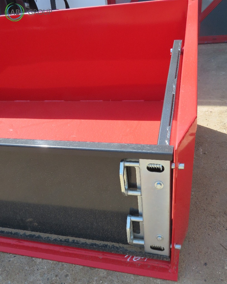 Inter-Tech hydraulic loading bucket 2,0 m, SS11 - Utovarna korpa: slika Inter-Tech hydraulic loading bucket 2,0 m, SS11 - Utovarna korpa Inter-Tech hydraulic loading bucket 2,0 m, SS11 - Utovarna korpa: slika Inter-Tech hydraulic loading bucket 2,0 m, SS11 - Utovarna korpa