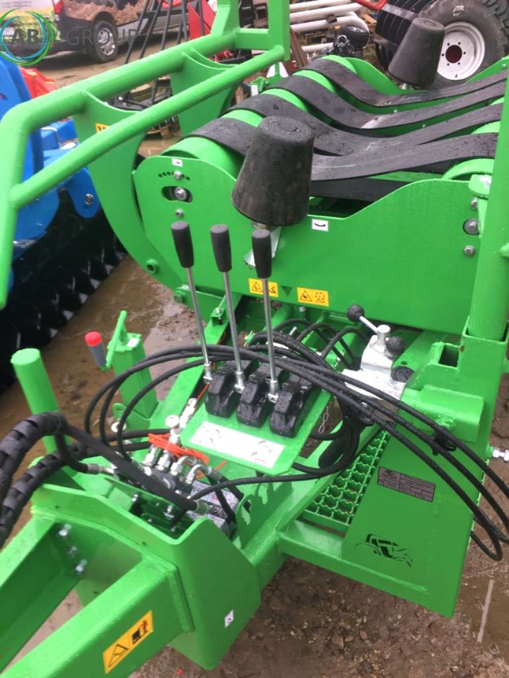 Inter-Tech self loading bale wrap GO01 - Omotač bala: slika Inter-Tech self loading bale wrap GO01 - Omotač bala Inter-Tech self loading bale wrap GO01 - Omotač bala: slika Inter-Tech self loading bale wrap GO01 - Omotač bala