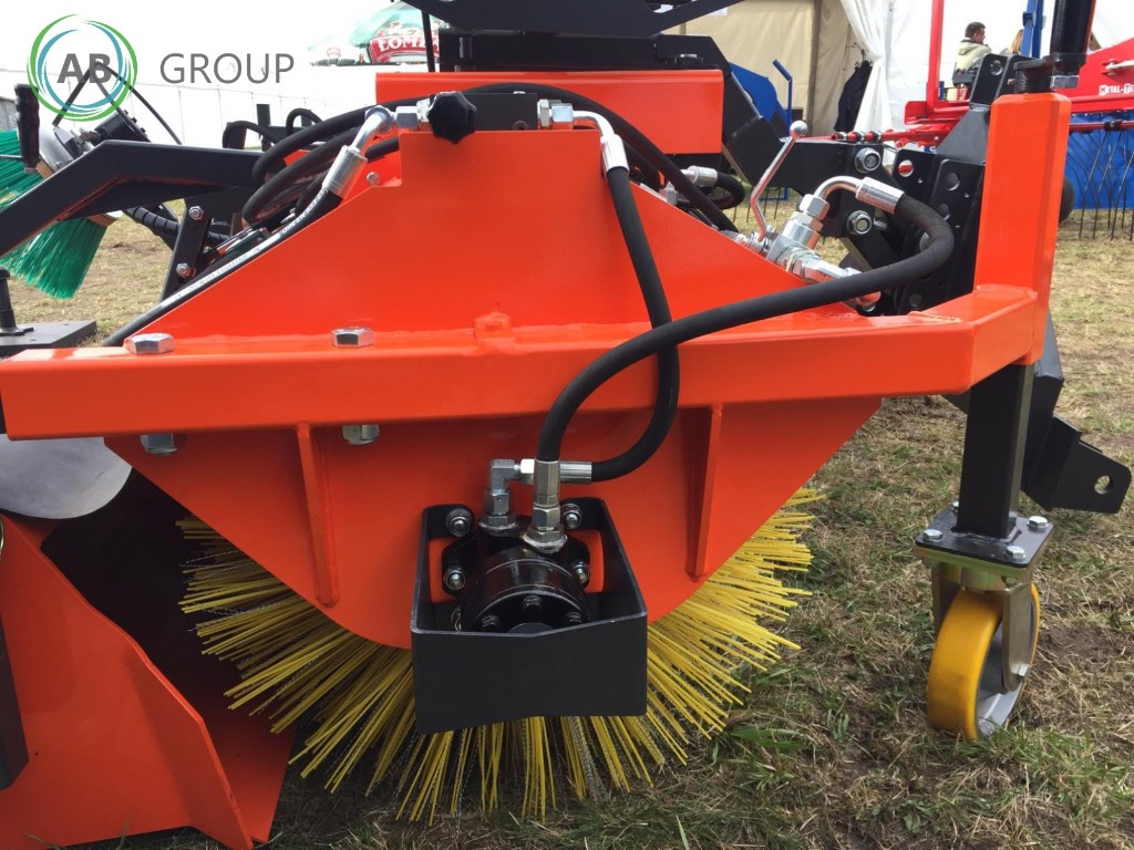 Metal-Technik TOP MT tractor road sweeper 2 m - Metla za Namjenska/ Posebna vozila: slika Metal-Technik TOP MT tractor road sweeper 2 m - Metla za Namjenska/ Posebna vozila Metal-Technik TOP MT tractor road sweeper 2 m - Metla za Namjenska/ Posebna vozila: slika Metal-Technik TOP MT tractor road sweeper 2 m - Metla za Namjenska/ Posebna vozila
