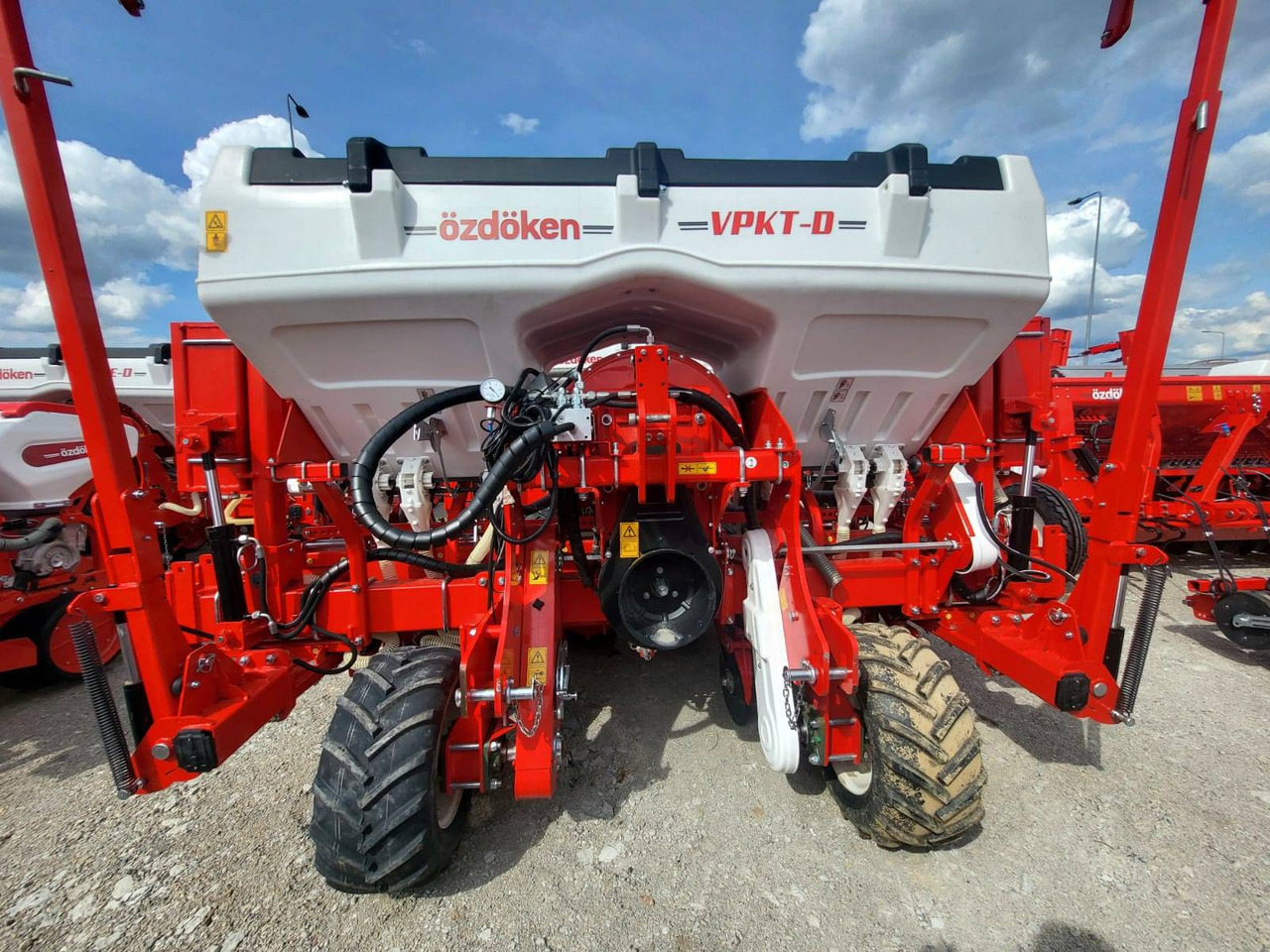 Ozdoken six-row pneumatic precision seeder, VPKT-DG6, PVC fertiliser tank - on stock - Precizna sijačica: slika  Ozdoken six-row pneumatic precision seeder, VPKT-DG6, PVC fertiliser tank - on stock - Precizna sijačica Ozdoken six-row pneumatic precision seeder, VPKT-DG6, PVC fertiliser tank - on stock - Precizna sijačica: slika  Ozdoken six-row pneumatic precision seeder, VPKT-DG6, PVC fertiliser tank - on stock - Precizna sijačica