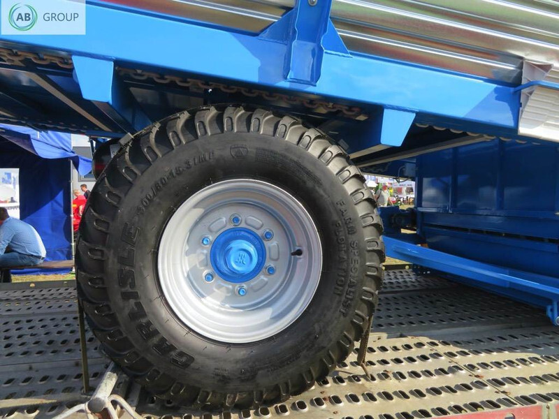 ZAMET ścinacz zielonek T635, 14,5m3 - Kosilica: slika ZAMET ścinacz zielonek T635, 14,5m3 - Kosilica ZAMET ścinacz zielonek T635, 14,5m3 - Kosilica: slika ZAMET ścinacz zielonek T635, 14,5m3 - Kosilica