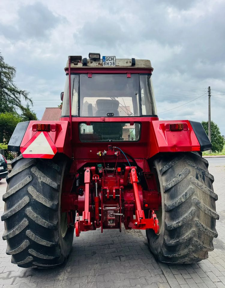 Case IH 1255 XL - Traktor: slika Case IH 1255 XL - Traktor Case IH 1255 XL - Traktor: slika Case IH 1255 XL - Traktor