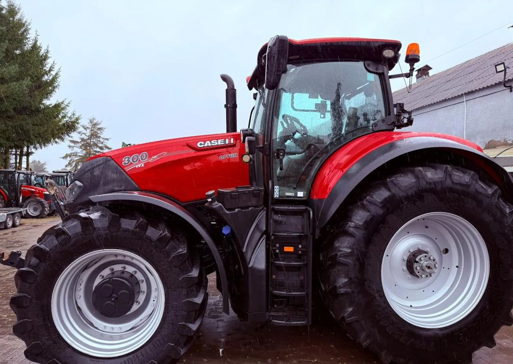 Case IH Optum - Traktor: slika Case IH Optum - Traktor Case IH Optum - Traktor: slika Case IH Optum - Traktor