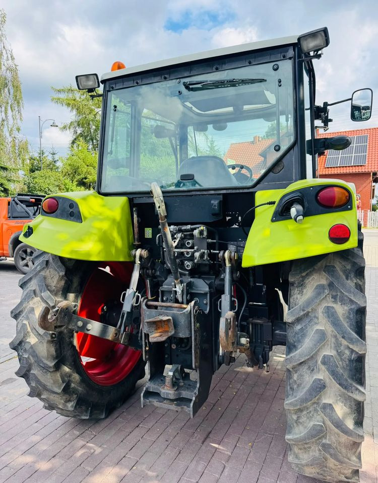Claas Axos 330 - Traktor: slika Claas Axos 330 - Traktor Claas Axos 330 - Traktor: slika Claas Axos 330 - Traktor