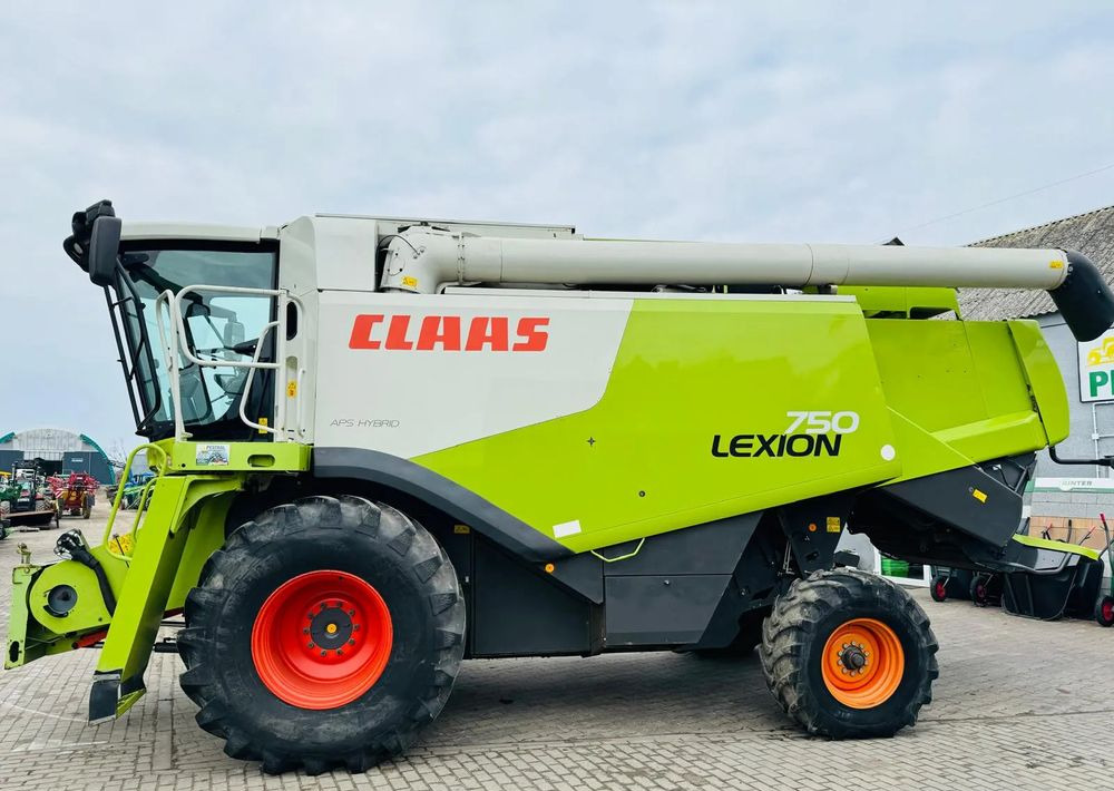 Claas LEXION 750 APS HYBRID - Kombajn za žetvu: slika Claas LEXION 750 APS HYBRID - Kombajn za žetvu Claas LEXION 750 APS HYBRID - Kombajn za žetvu: slika Claas LEXION 750 APS HYBRID - Kombajn za žetvu