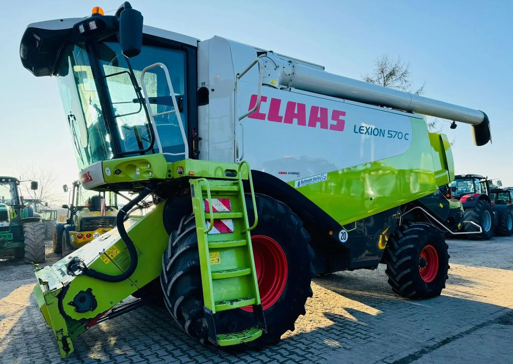 Claas Lexion 570C - Kombajn za žetvu: slika Claas Lexion 570C - Kombajn za žetvu Claas Lexion 570C - Kombajn za žetvu: slika Claas Lexion 570C - Kombajn za žetvu