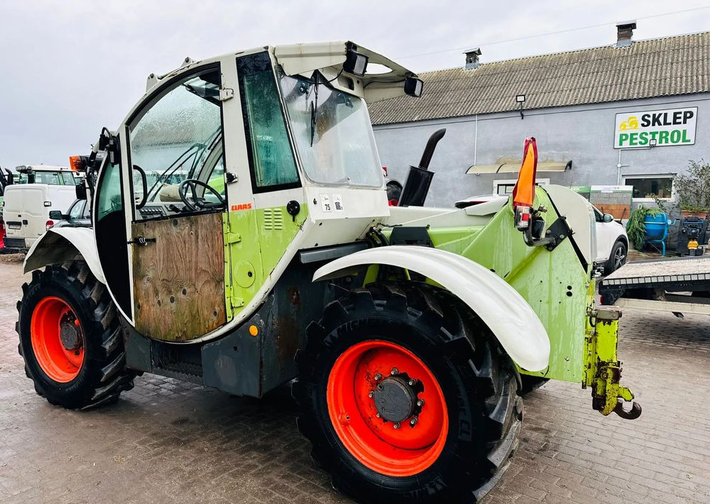 Claas TARGO K50 - Teleskopski rukovatelj: slika Claas TARGO K50 - Teleskopski rukovatelj Claas TARGO K50 - Teleskopski rukovatelj: slika Claas TARGO K50 - Teleskopski rukovatelj