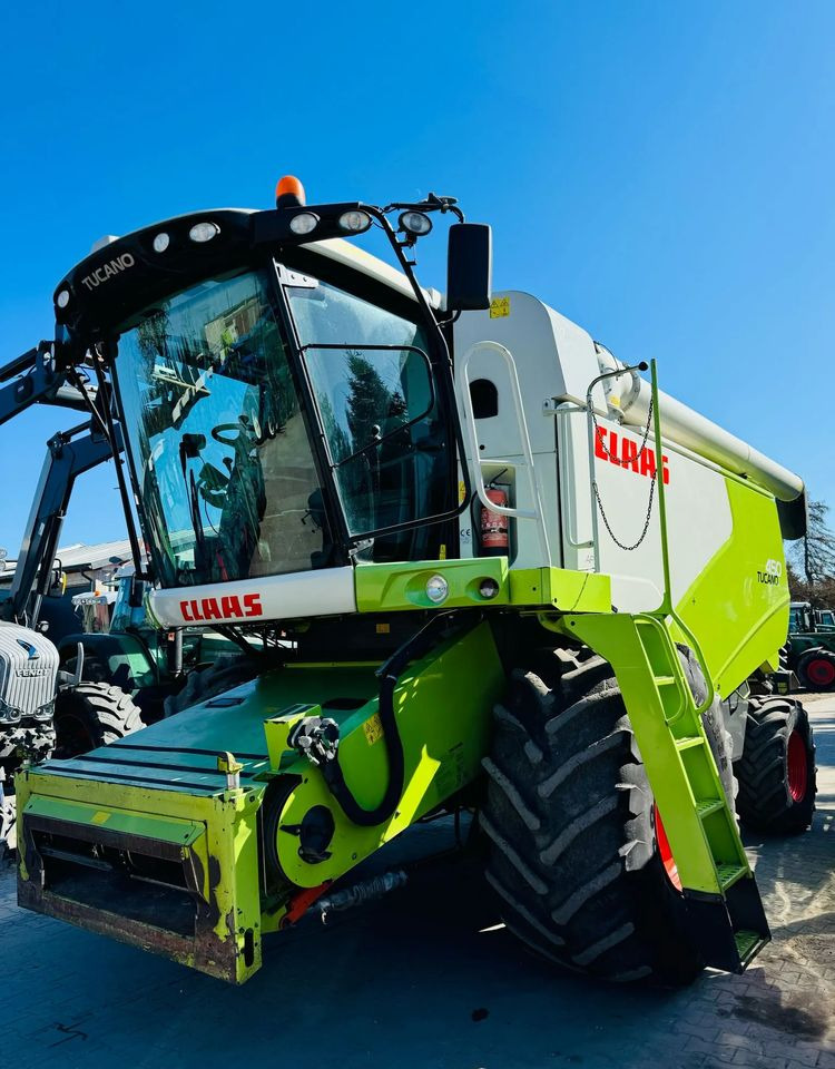 Claas Tucano 450 - Kombajn za žetvu: slika Claas Tucano 450 - Kombajn za žetvu Claas Tucano 450 - Kombajn za žetvu: slika Claas Tucano 450 - Kombajn za žetvu