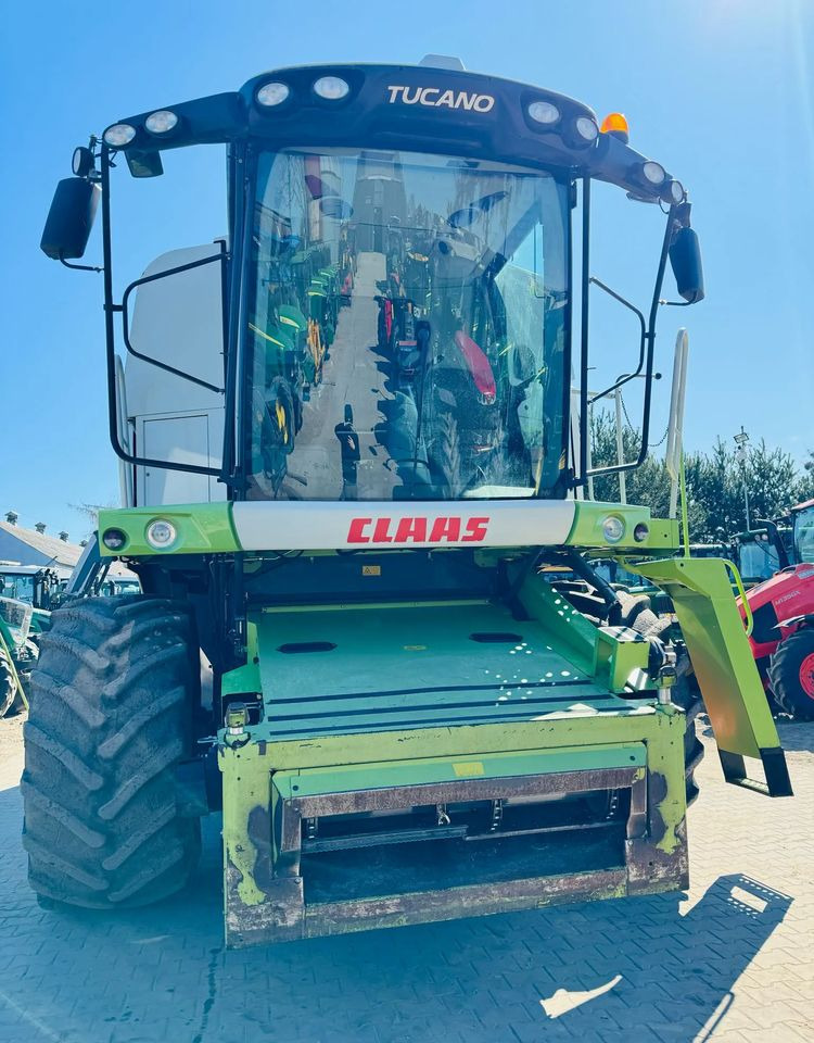 Claas Tucano 450 - Kombajn za žetvu: slika Claas Tucano 450 - Kombajn za žetvu Claas Tucano 450 - Kombajn za žetvu: slika Claas Tucano 450 - Kombajn za žetvu