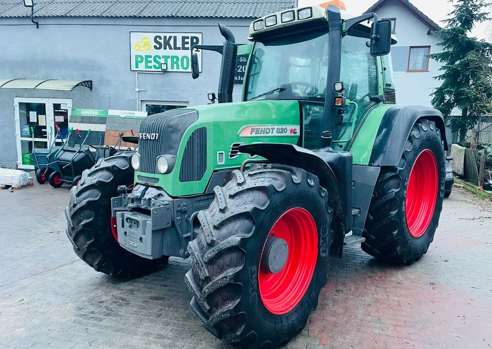 Fendt 820 - Traktor: slika Fendt 820 - Traktor Fendt 820 - Traktor: slika Fendt 820 - Traktor