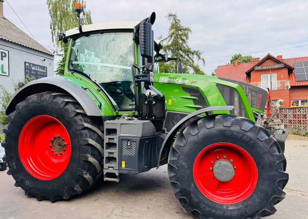 Fendt 828 Vario Profi Plus - Traktor: slika Fendt 828 Vario Profi Plus - Traktor Fendt 828 Vario Profi Plus - Traktor: slika Fendt 828 Vario Profi Plus - Traktor