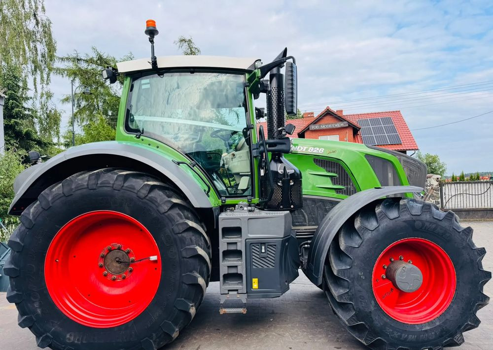 Fendt 828 Vario Profi Plus - Traktor: slika Fendt 828 Vario Profi Plus - Traktor Fendt 828 Vario Profi Plus - Traktor: slika Fendt 828 Vario Profi Plus - Traktor