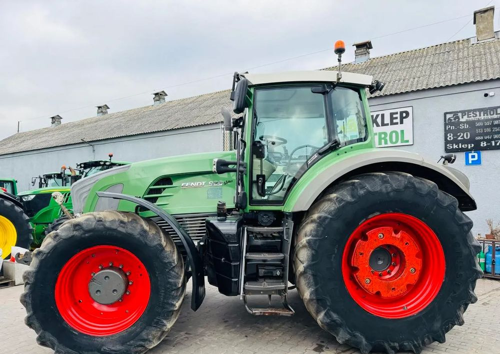 Fendt 933 Vario - Traktor: slika Fendt 933 Vario - Traktor Fendt 933 Vario - Traktor: slika Fendt 933 Vario - Traktor