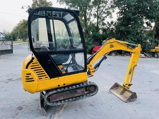 JCB 8015 - Mini bager: slika JCB 8015 - Mini bager JCB 8015 - Mini bager: slika JCB 8015 - Mini bager