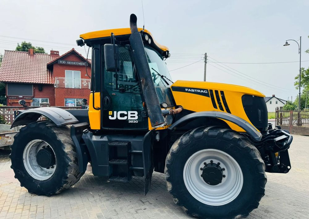 JCB FASTRAC 3230 - Traktor: slika JCB FASTRAC 3230 - Traktor JCB FASTRAC 3230 - Traktor: slika JCB FASTRAC 3230 - Traktor