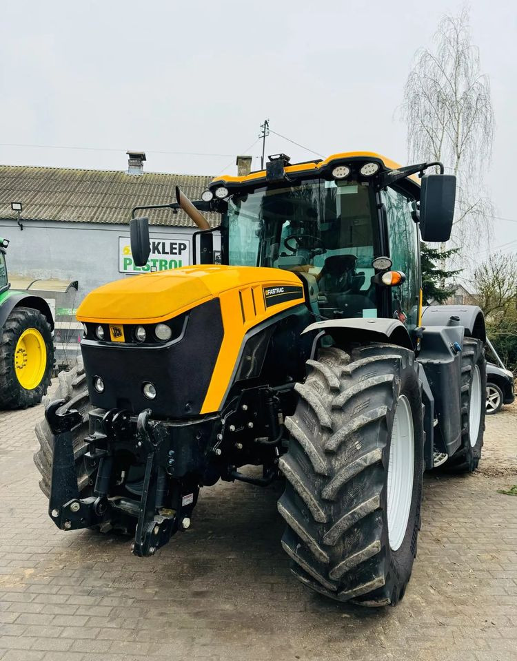 JCB FASTRAC 4220 - Traktor: slika JCB FASTRAC 4220 - Traktor JCB FASTRAC 4220 - Traktor: slika JCB FASTRAC 4220 - Traktor