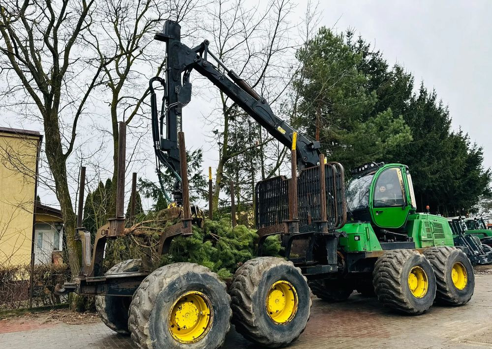 John Deere 1910E - Forvarder: slika John Deere 1910E - Forvarder John Deere 1910E - Forvarder: slika John Deere 1910E - Forvarder