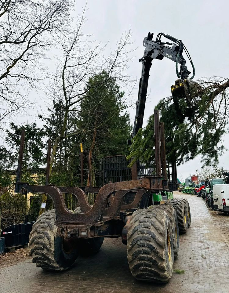 John Deere 1910E - Forvarder: slika John Deere 1910E - Forvarder John Deere 1910E - Forvarder: slika John Deere 1910E - Forvarder