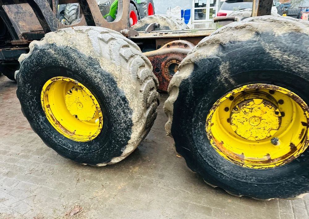 Forvarder John Deere 1910E: slika Forvarder John Deere 1910E