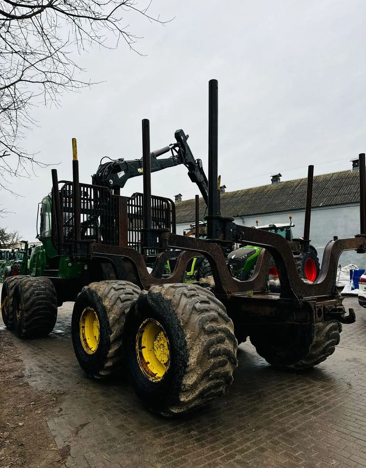 Forvarder John Deere 1910E: slika Forvarder John Deere 1910E