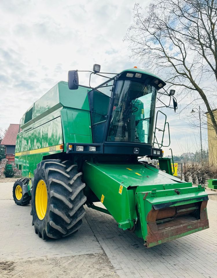 John Deere 2254 - Kombajn za žetvu: slika John Deere 2254 - Kombajn za žetvu John Deere 2254 - Kombajn za žetvu: slika John Deere 2254 - Kombajn za žetvu
