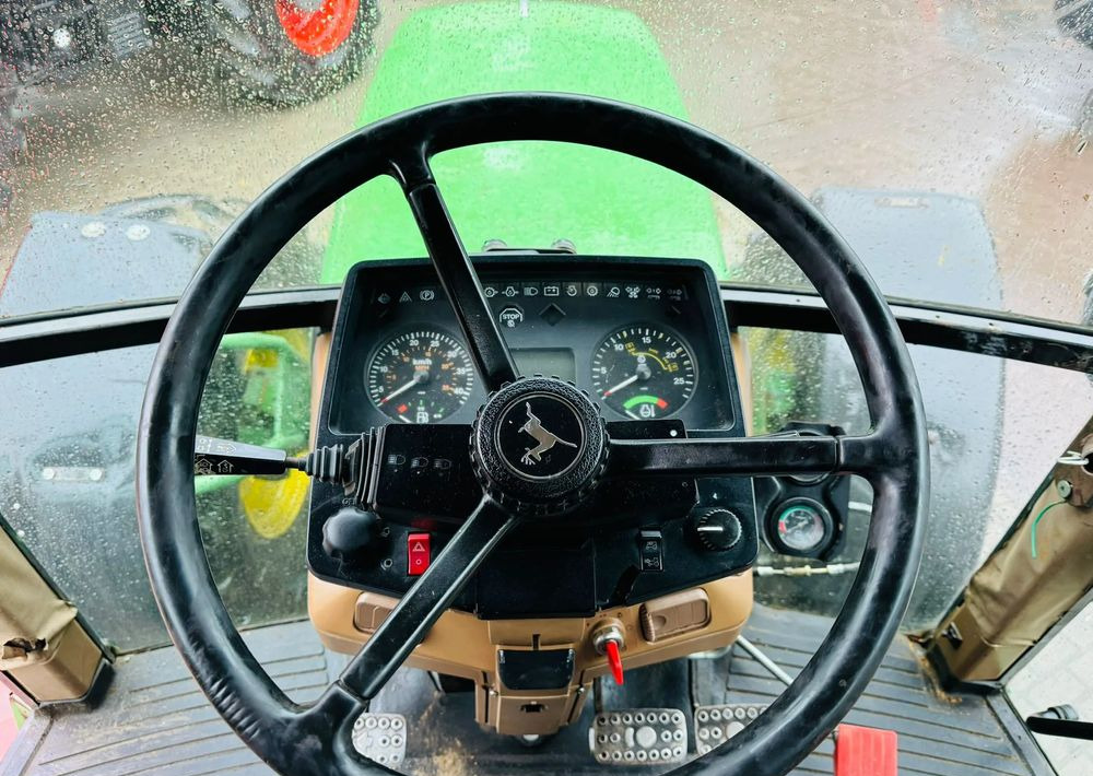 John Deere 6400 - Traktor: slika John Deere 6400 - Traktor John Deere 6400 - Traktor: slika John Deere 6400 - Traktor