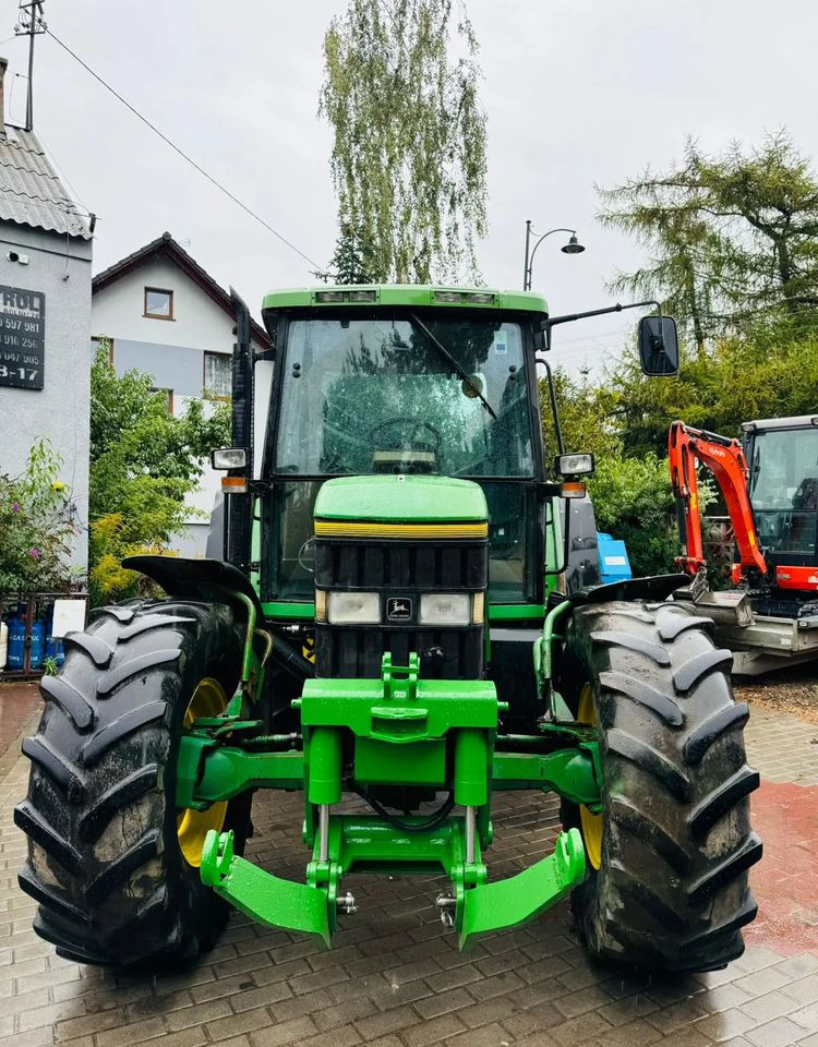 John Deere 6400 - Traktor: slika John Deere 6400 - Traktor John Deere 6400 - Traktor: slika John Deere 6400 - Traktor