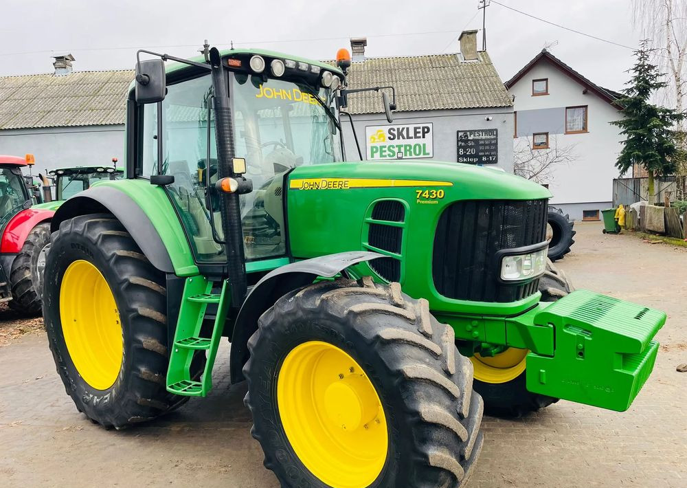 John Deere 7430 - Traktor: slika John Deere 7430 - Traktor John Deere 7430 - Traktor: slika John Deere 7430 - Traktor