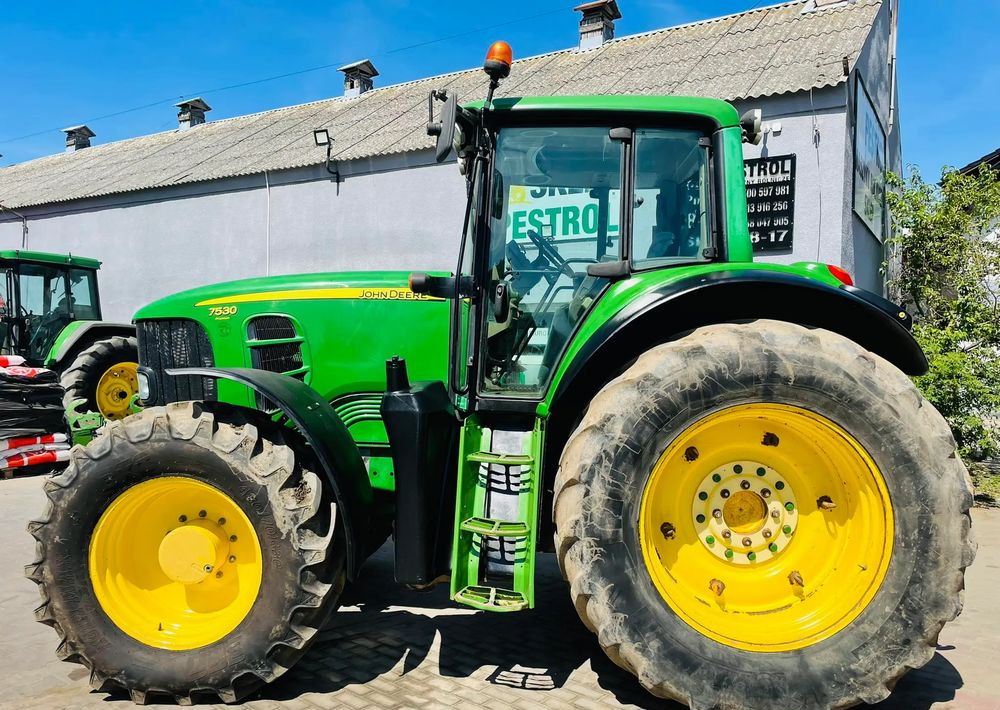John Deere 7530 PREMIUM - Traktor: slika  John Deere 7530 PREMIUM - Traktor John Deere 7530 PREMIUM - Traktor: slika  John Deere 7530 PREMIUM - Traktor