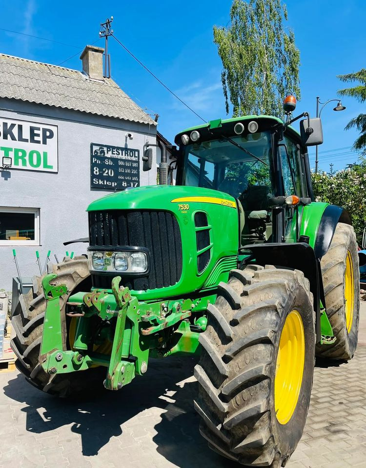 John Deere 7530 PREMIUM - Traktor: slika  John Deere 7530 PREMIUM - Traktor John Deere 7530 PREMIUM - Traktor: slika  John Deere 7530 PREMIUM - Traktor