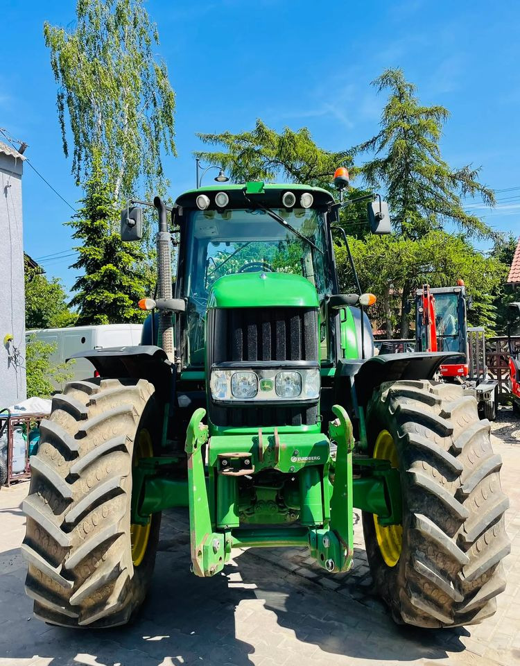 John Deere 7530 PREMIUM - Traktor: slika  John Deere 7530 PREMIUM - Traktor John Deere 7530 PREMIUM - Traktor: slika  John Deere 7530 PREMIUM - Traktor