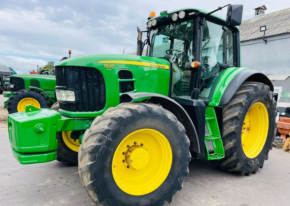 John Deere 7530 PREMIUM - Traktor: slika  John Deere 7530 PREMIUM - Traktor John Deere 7530 PREMIUM - Traktor: slika  John Deere 7530 PREMIUM - Traktor