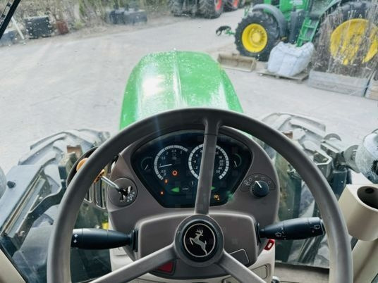 John Deere 7530 PREMIUM - Traktor: slika John Deere 7530 PREMIUM - Traktor John Deere 7530 PREMIUM - Traktor: slika John Deere 7530 PREMIUM - Traktor
