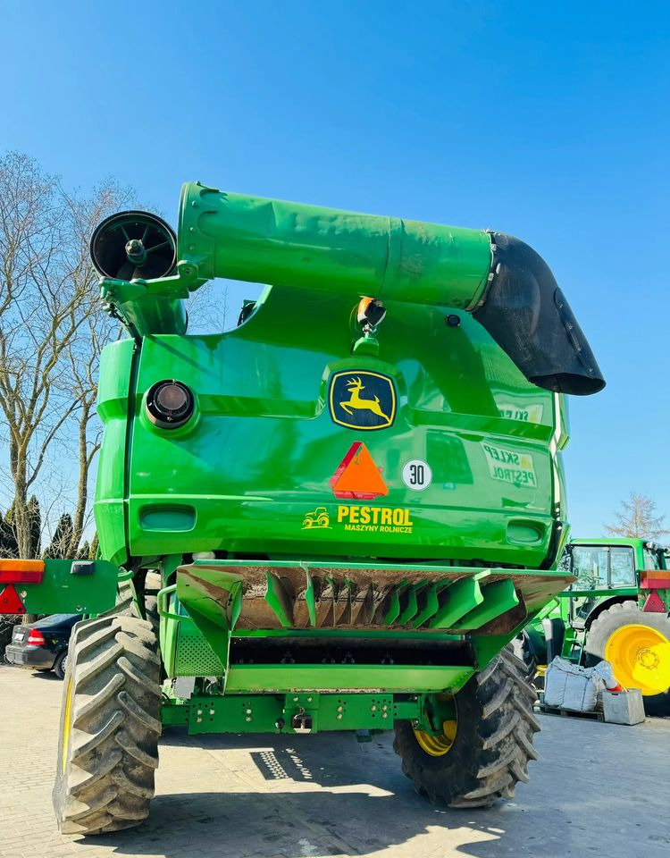 John Deere S660i - Kombajn za žetvu: slika John Deere S660i - Kombajn za žetvu John Deere S660i - Kombajn za žetvu: slika John Deere S660i - Kombajn za žetvu
