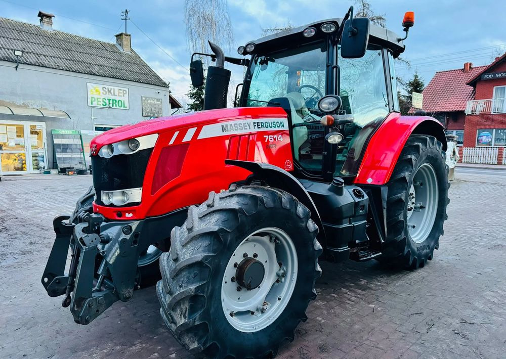 Massey Ferguson 6713 - Traktor: slika Massey Ferguson 6713 - Traktor Massey Ferguson 6713 - Traktor: slika Massey Ferguson 6713 - Traktor
