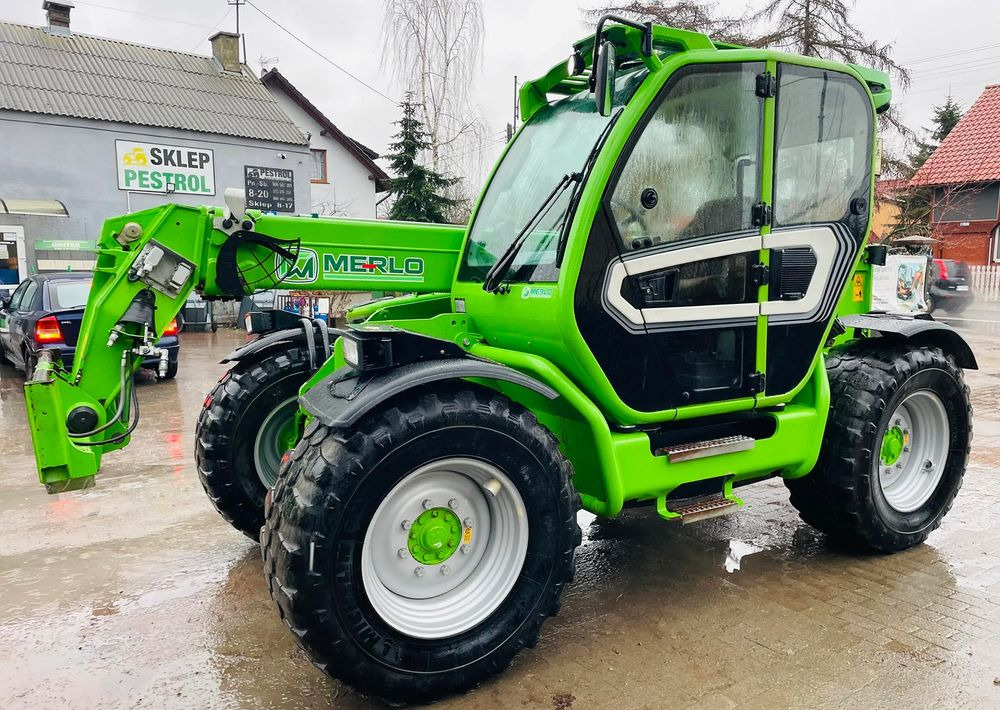 Merlo 42.7-156 - Teleskopski rukovatelj: slika Merlo 42.7-156 - Teleskopski rukovatelj Merlo 42.7-156 - Teleskopski rukovatelj: slika Merlo 42.7-156 - Teleskopski rukovatelj