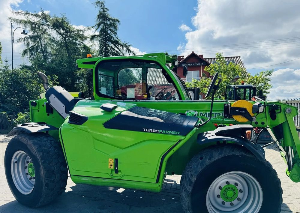 Merlo TF42.7 CS - Teleskopski rukovatelj: slika Merlo TF42.7 CS - Teleskopski rukovatelj Merlo TF42.7 CS - Teleskopski rukovatelj: slika Merlo TF42.7 CS - Teleskopski rukovatelj