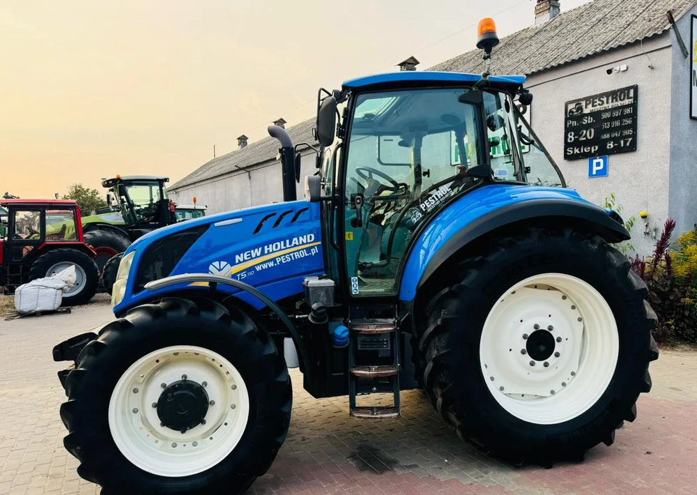 New Holland T5.110 - Traktor: slika New Holland T5.110 - Traktor New Holland T5.110 - Traktor: slika New Holland T5.110 - Traktor