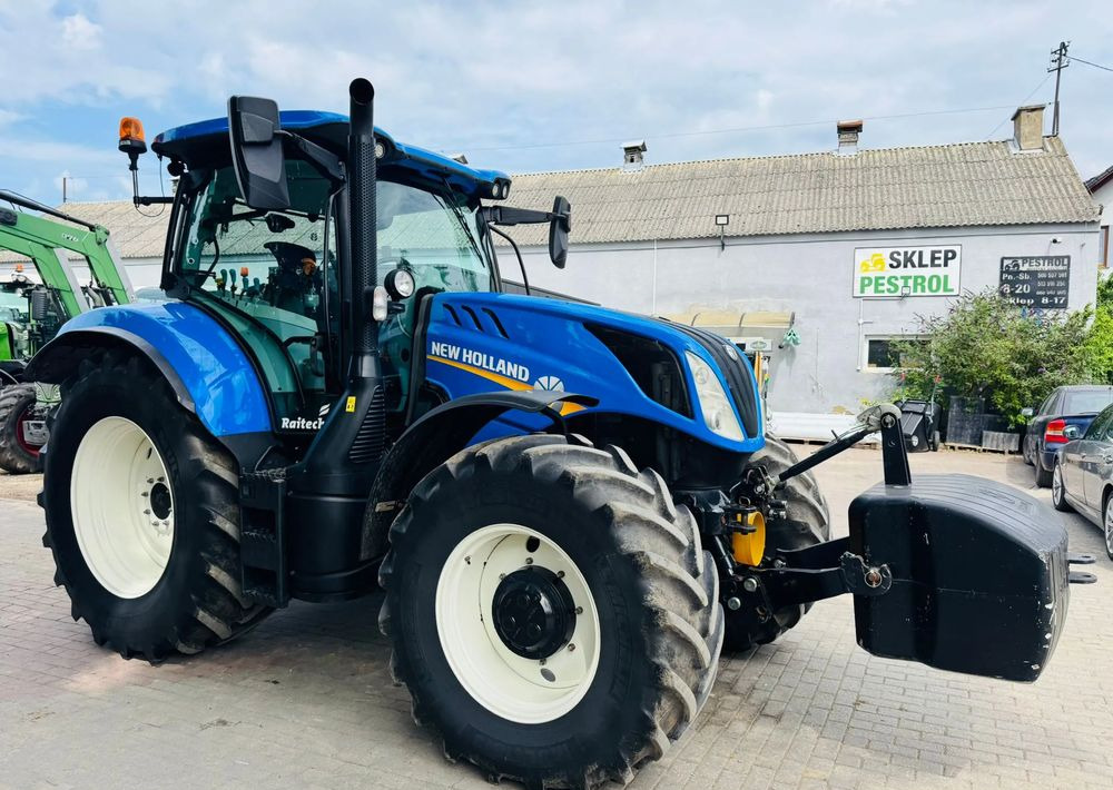 New Holland T6.155 - Traktor: slika New Holland T6.155 - Traktor New Holland T6.155 - Traktor: slika New Holland T6.155 - Traktor
