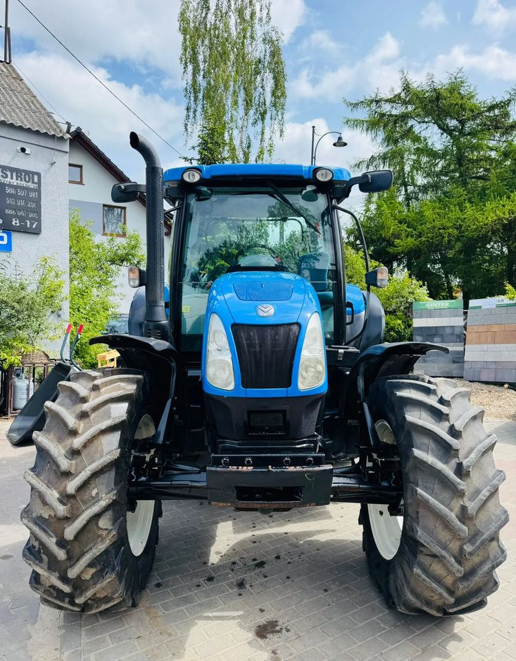 New Holland T6.175 - Traktor: slika New Holland T6.175 - Traktor New Holland T6.175 - Traktor: slika New Holland T6.175 - Traktor