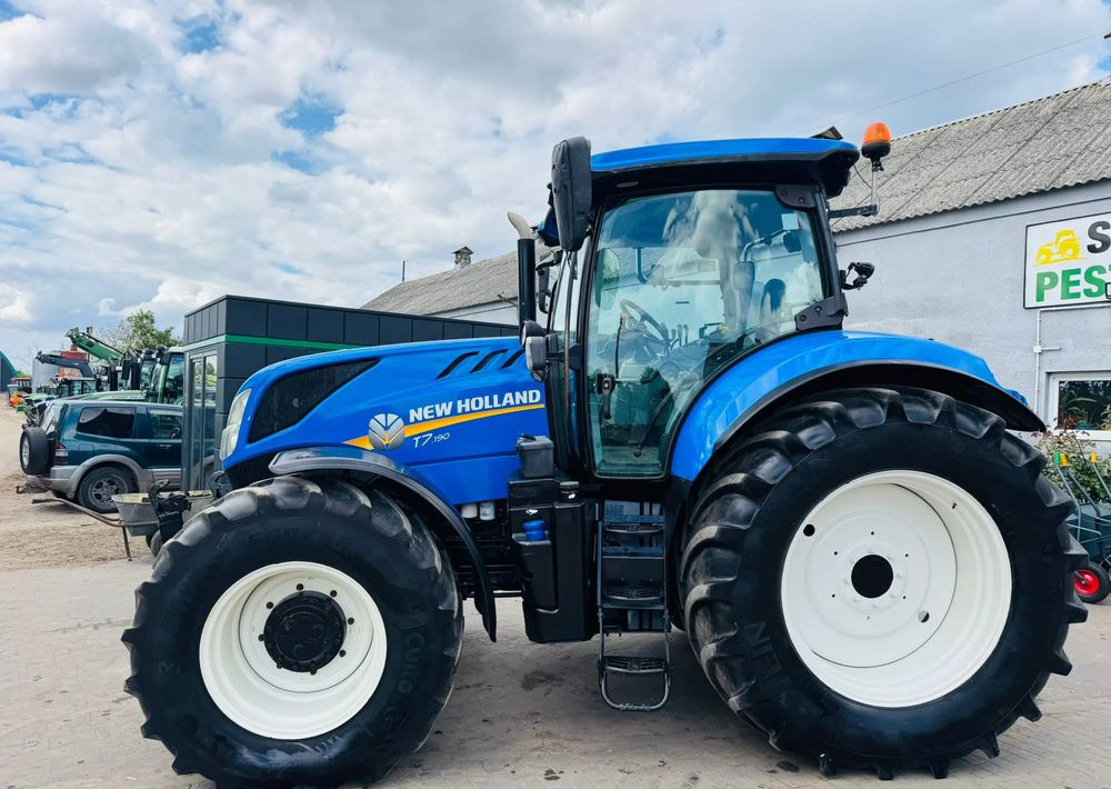 New Holland T7.190 - Traktor: slika New Holland T7.190 - Traktor New Holland T7.190 - Traktor: slika New Holland T7.190 - Traktor