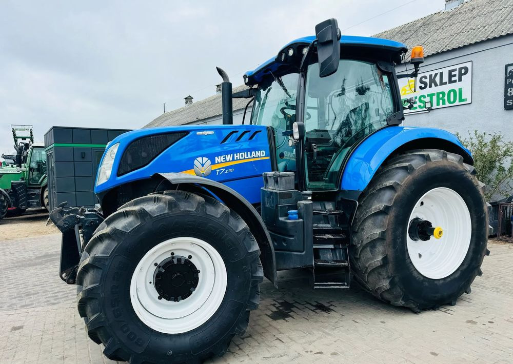 New Holland T7.230 AUTOCOMMAND - Traktor: slika New Holland T7.230 AUTOCOMMAND - Traktor New Holland T7.230 AUTOCOMMAND - Traktor: slika New Holland T7.230 AUTOCOMMAND - Traktor