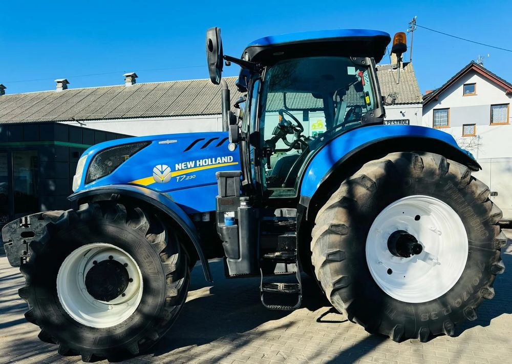 New Holland T7.230 - Traktor: slika New Holland T7.230 - Traktor New Holland T7.230 - Traktor: slika New Holland T7.230 - Traktor