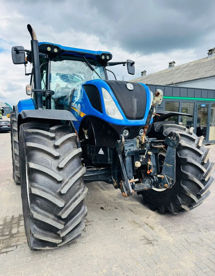 New Holland T7.230 - Traktor: slika New Holland T7.230 - Traktor New Holland T7.230 - Traktor: slika New Holland T7.230 - Traktor