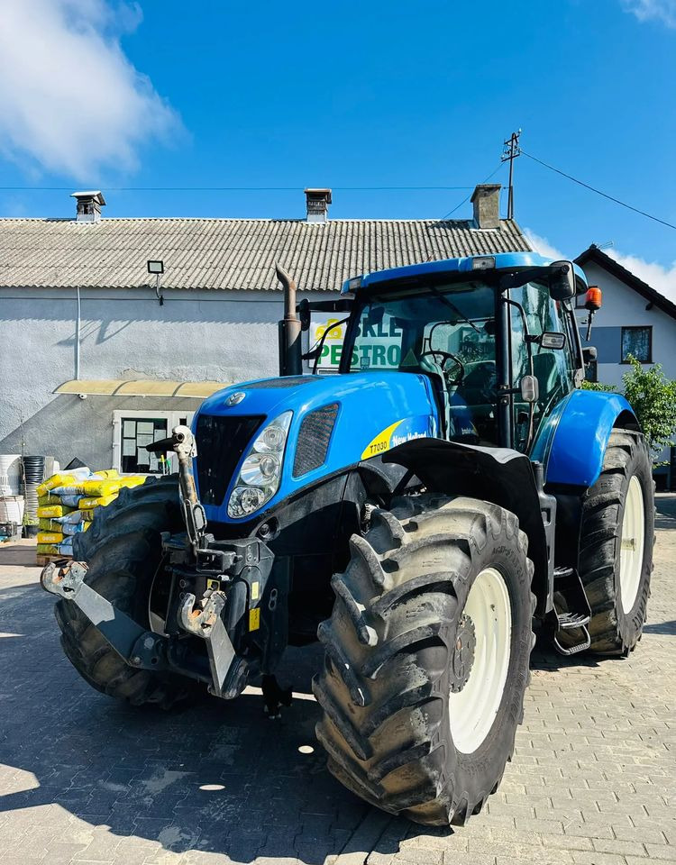 New Holland T7030 - Traktor: slika New Holland T7030 - Traktor New Holland T7030 - Traktor: slika New Holland T7030 - Traktor