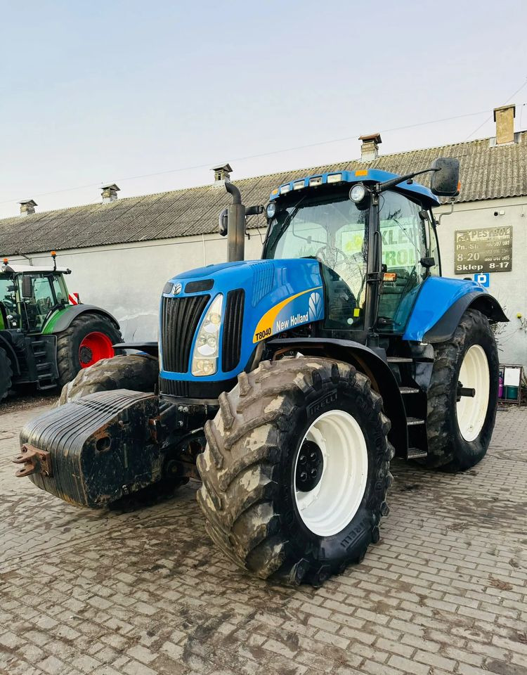 New Holland T8040 - Traktor: slika New Holland T8040 - Traktor New Holland T8040 - Traktor: slika New Holland T8040 - Traktor