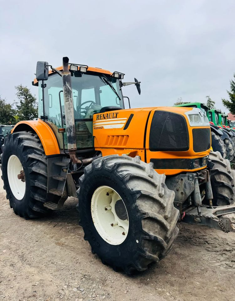 Renault Atles 925 RZ - Traktor: slika Renault Atles 925 RZ - Traktor Renault Atles 925 RZ - Traktor: slika Renault Atles 925 RZ - Traktor